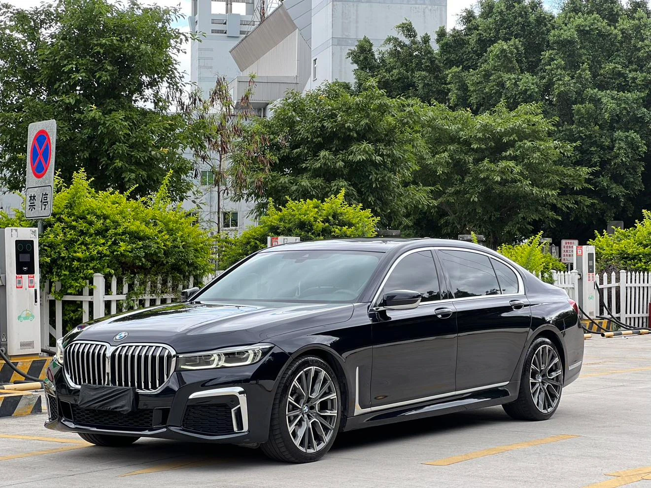 BMW 7 Series 730Li M Sport Package - exterior