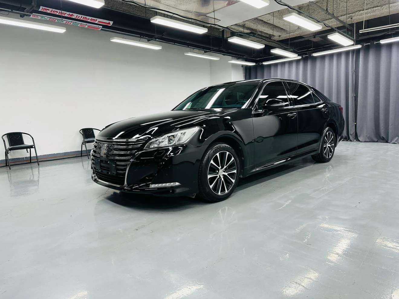 Toyota Crown 2.0T Fashion