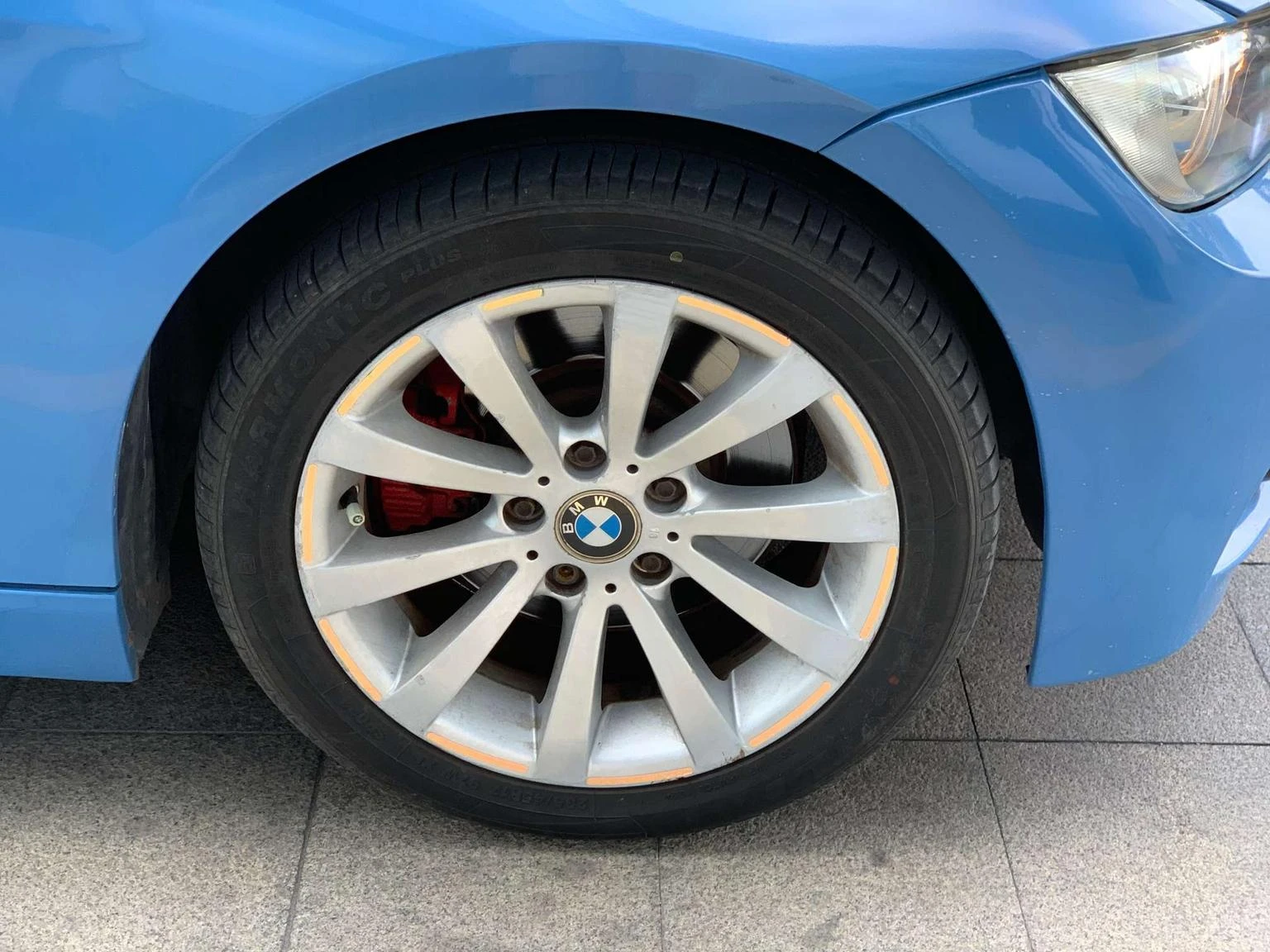 BMW 330i - exterior