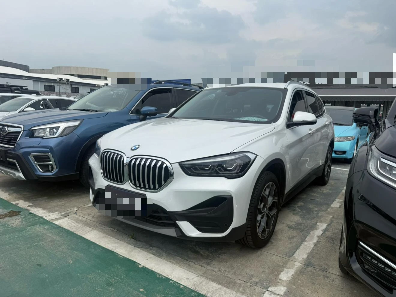BMW X1 sDrive25Li Leading