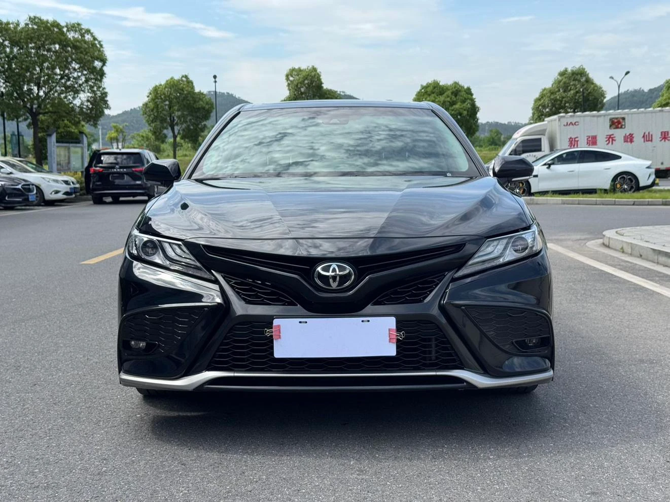 Toyota Camry  2.0S  - exterior