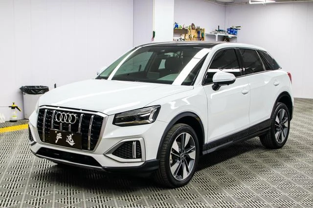 Audi Q2L 35 TFSI Fashion Elegant Trim