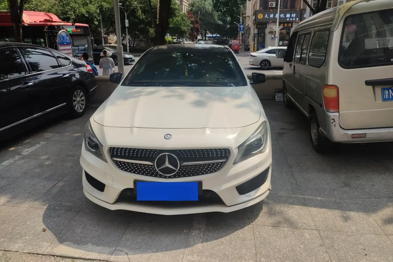 Mercedes-Benz CLA 260 4MATIC - exterior