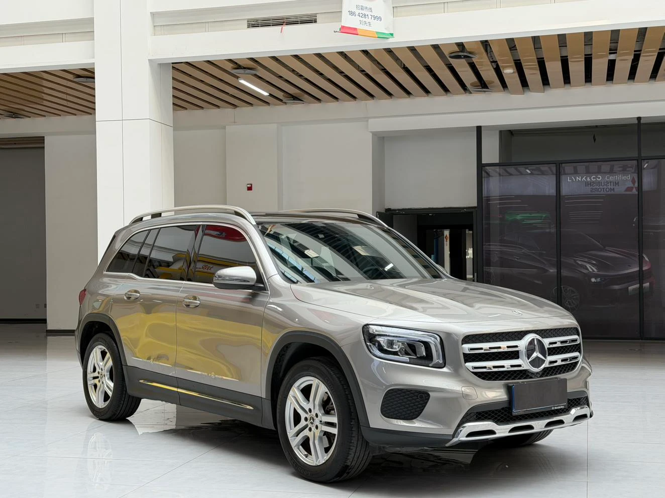 Mercedes-Benz GLB-class  200 Dynamic - exterior