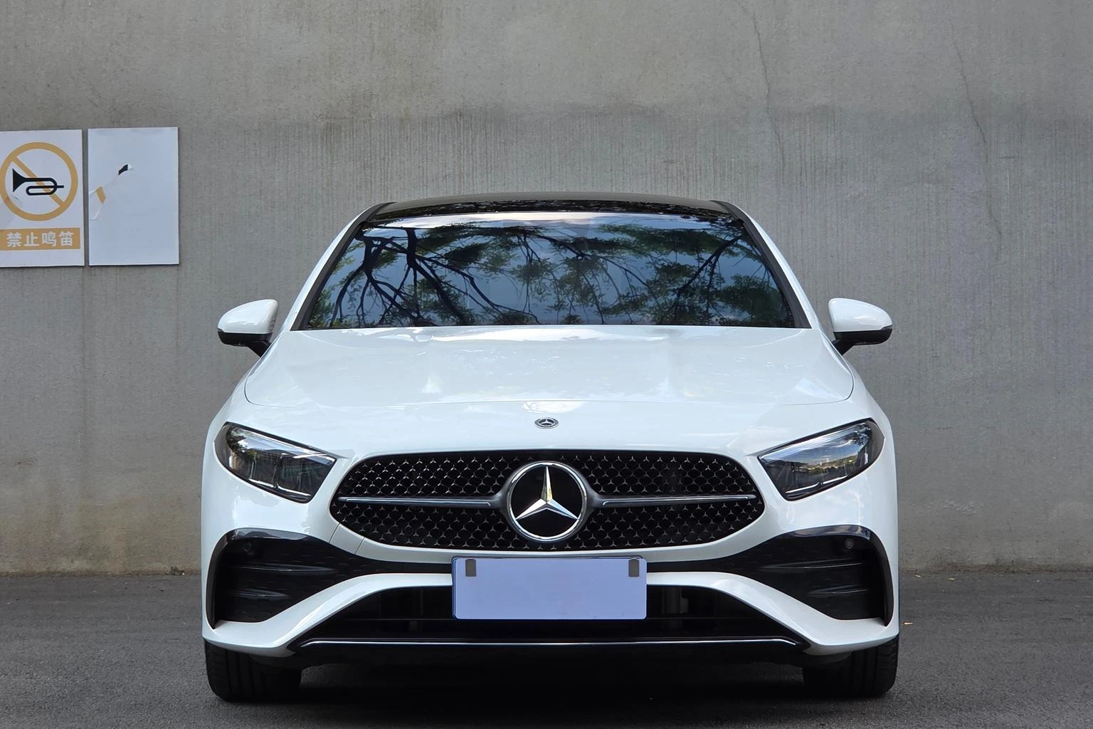 Mercedes-Benz A-Class A200L Fashion Edition - exterior