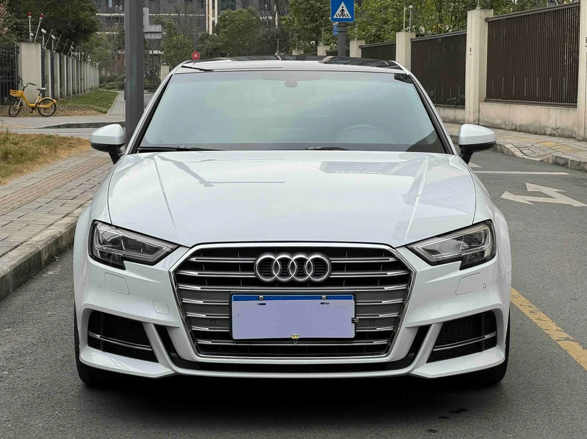 Audi A3 35 TFSI Limousine  - exterior