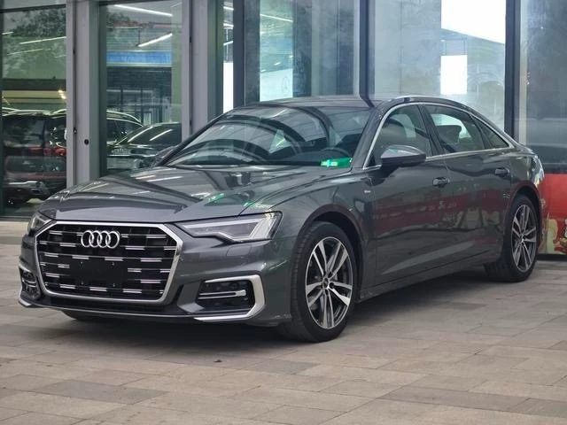 Audi A6L 40 TFSI Luxury Dynamic Trim