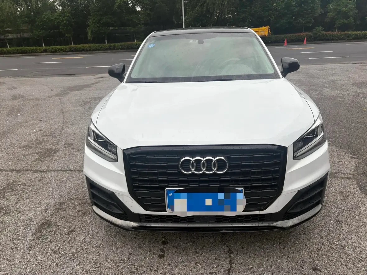 Audi Q2L 35TFSI Launch Edition - exterior