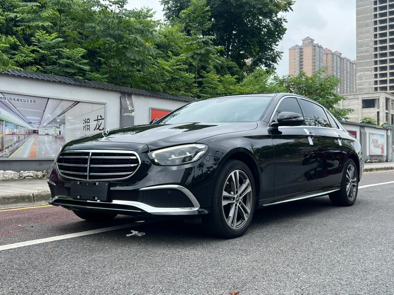 Mercedes-Benz E-Class  260 L Sport Sedan - exterior
