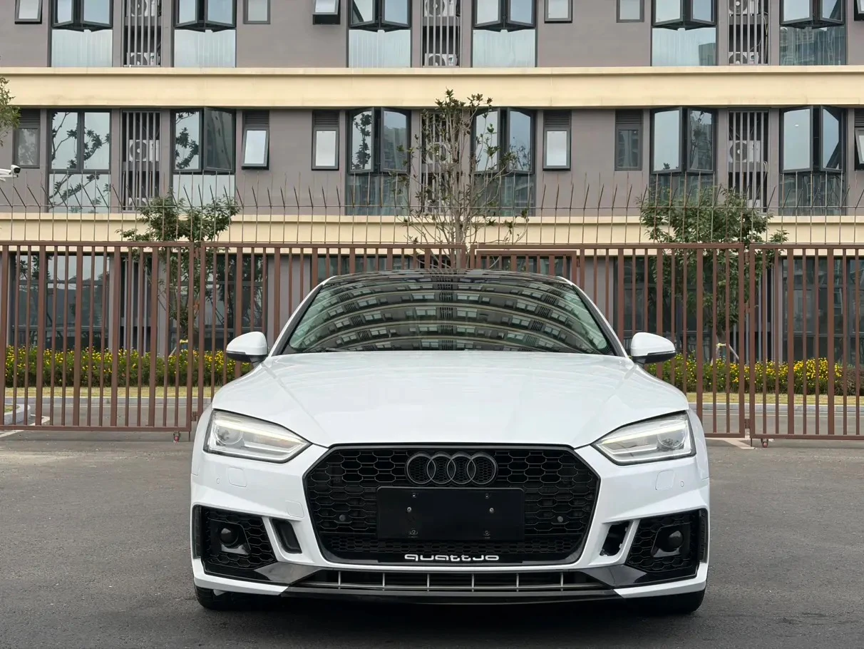 Audi A5 Sportback 40TFSI Fashion Line - exterior
