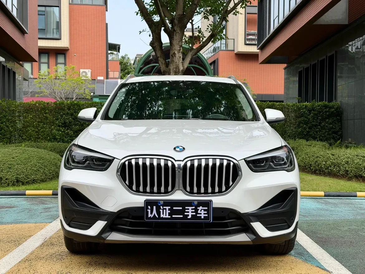 BMW X1 25Li sDrive Leading - exterior