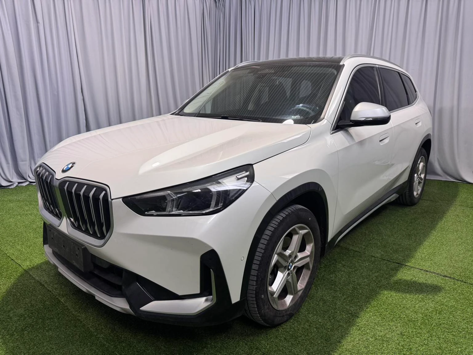 BMW X1 sDrive20Li X Design Package - exterior