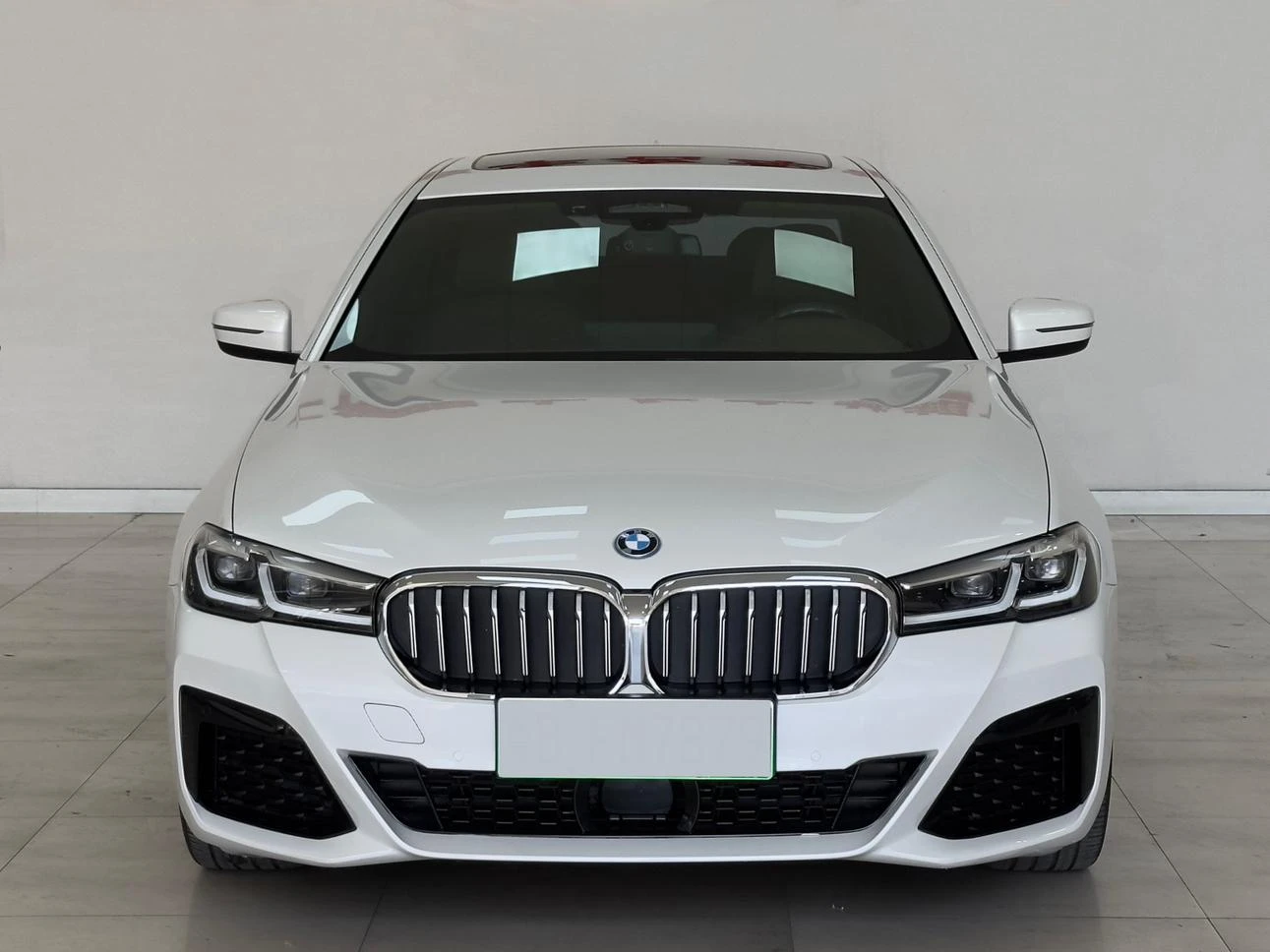 BMW 5 Series PHEV 535Le Pioneer Edition M Sport Package