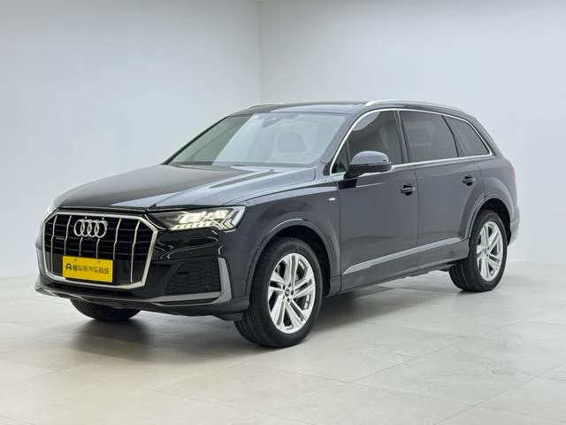 Audi Q7 45 TFSI Sport Trim