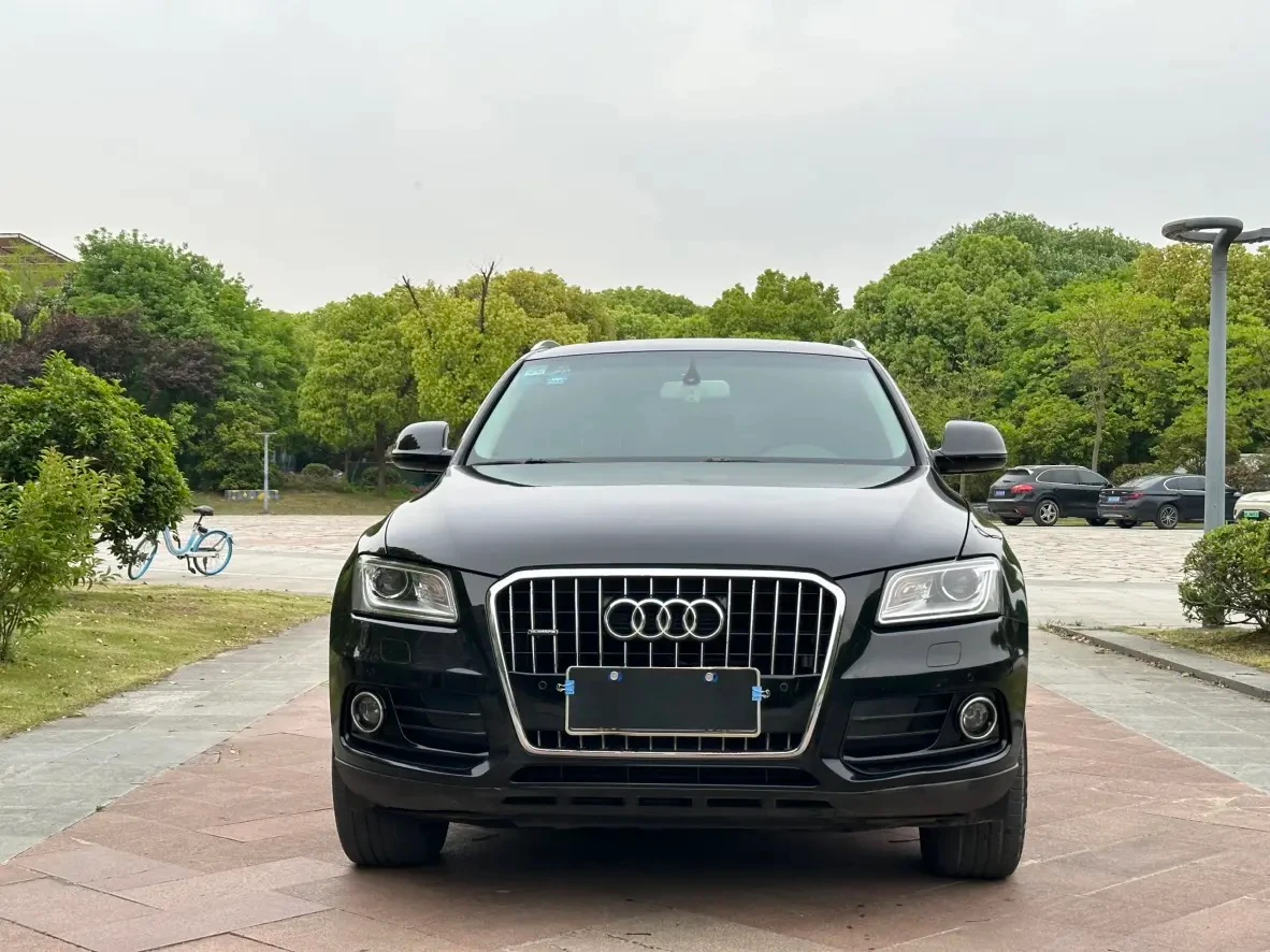 Audi Q5 40TFSI Technology - exterior