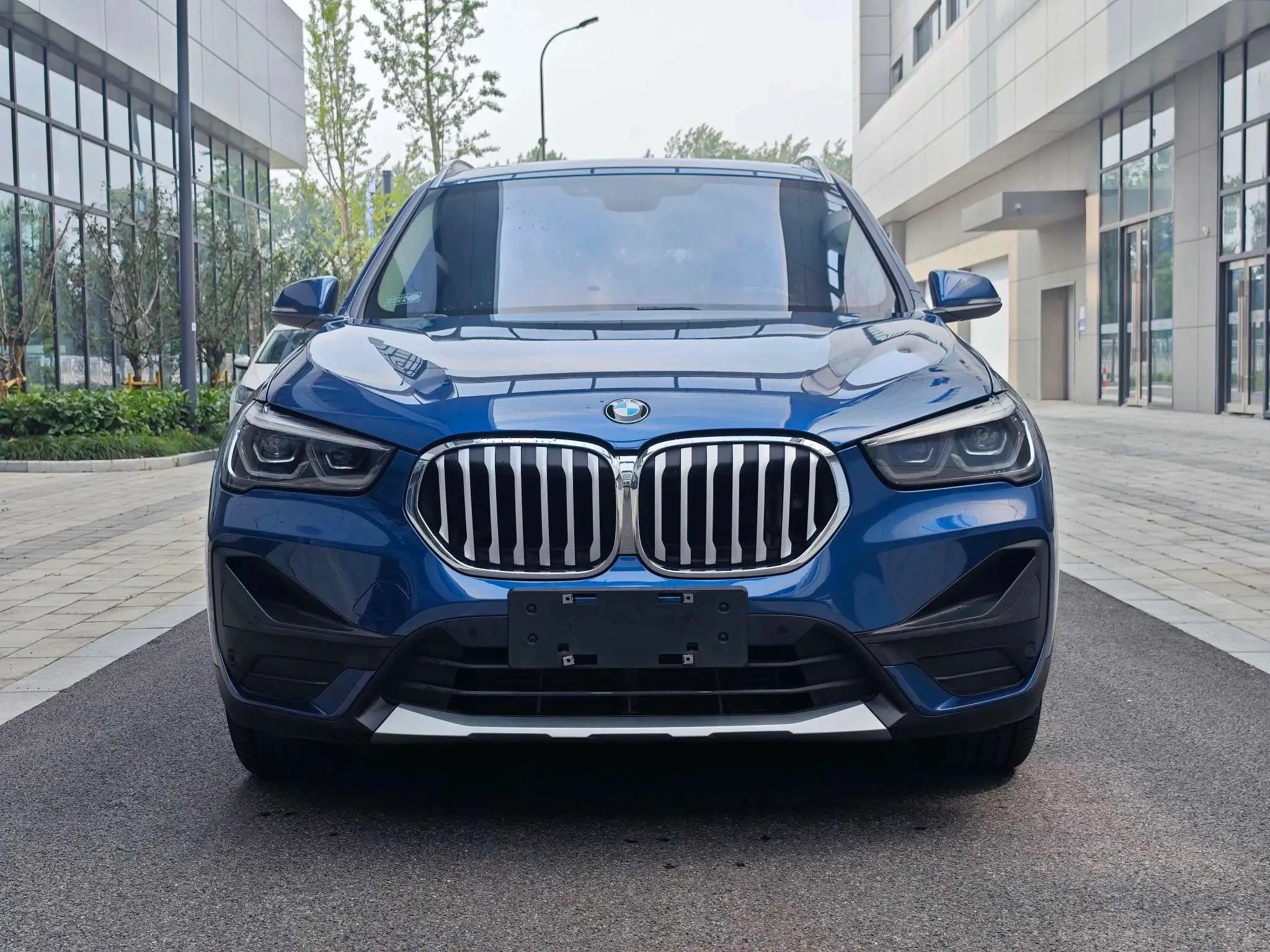 BMW X1 xDrive 25Li Leading - exterior