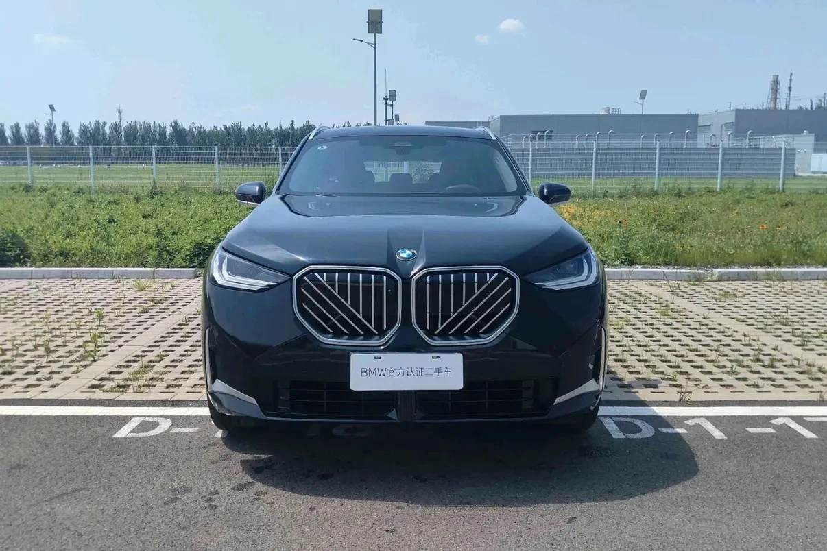 BMW X3 25L Luxury Package - exterior