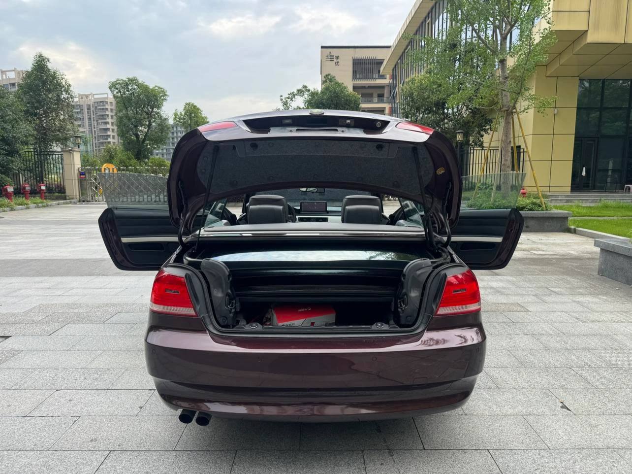BMW 325i  - exterior