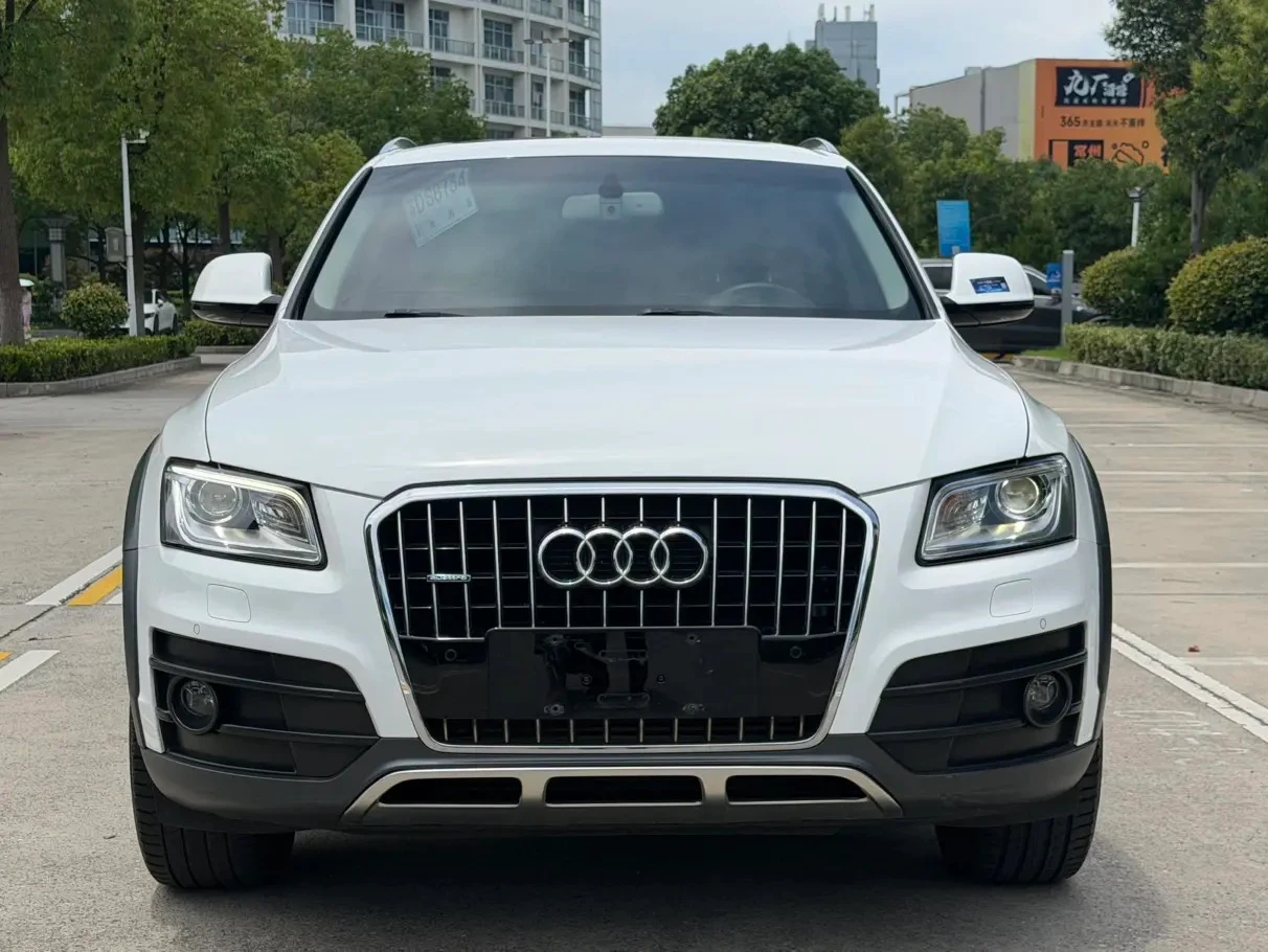 Audi Q5  40 TFSI  - exterior
