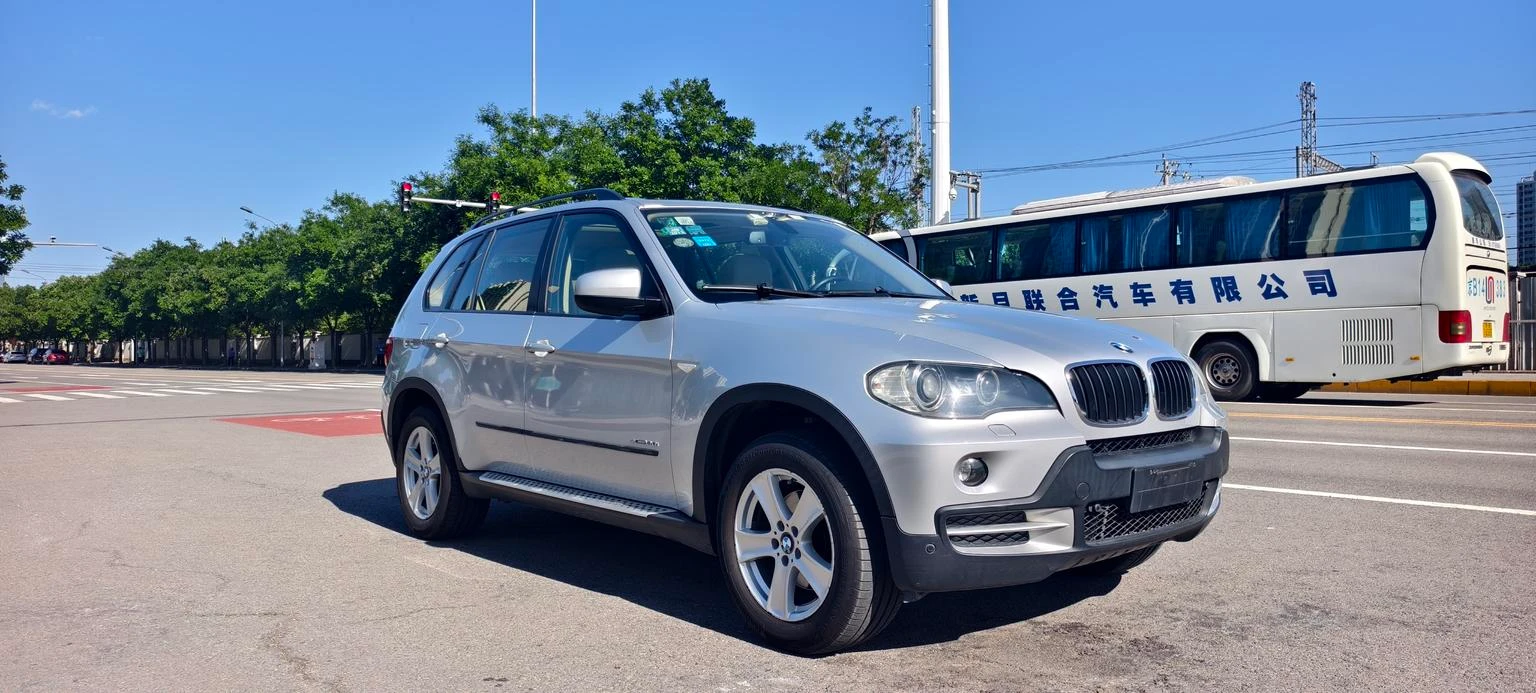BMW X5 xDrive 30i - exterior