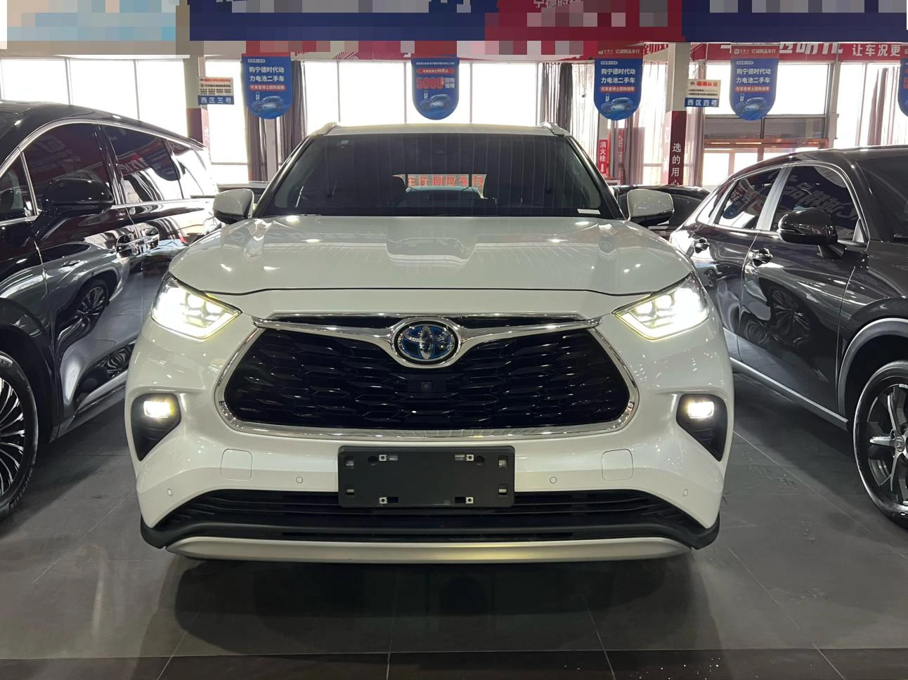 Toyota Highlander Hybrid 2.5L 4WD (Supreme 7-Seater Trim) - exterior