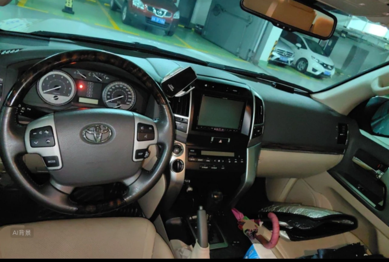 Toyota Land Cruiser 4.0 V6 - interior
