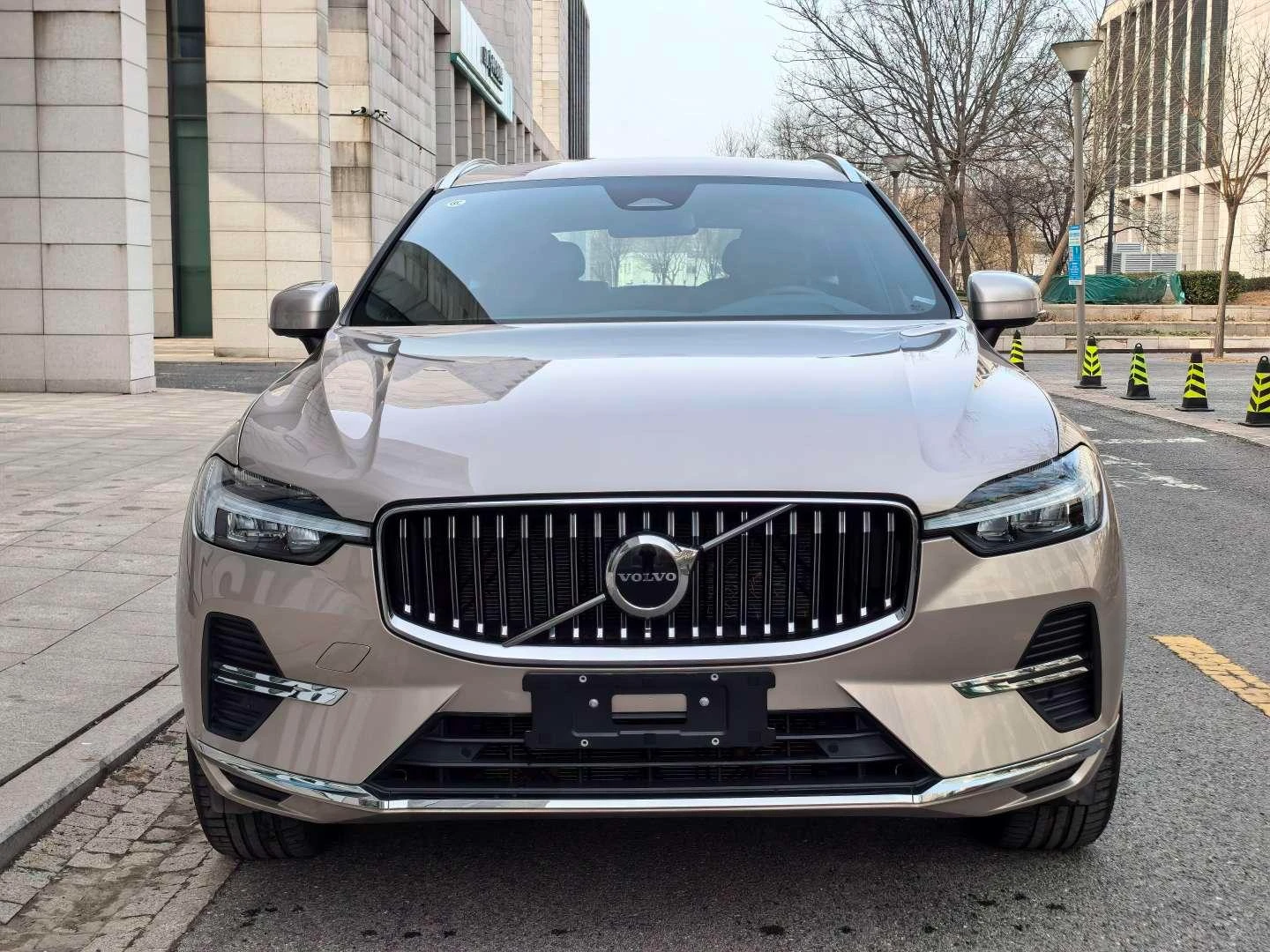 Volvo XC60 B5 AWD Zhiyi Luxury Edition - exterior