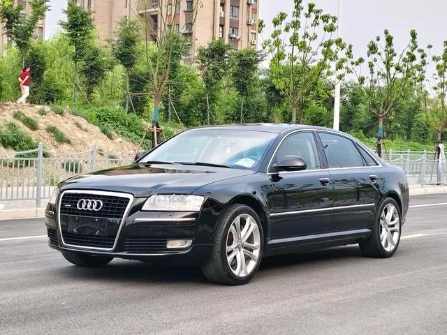 Audi A8L 3.2 TFSI Standard