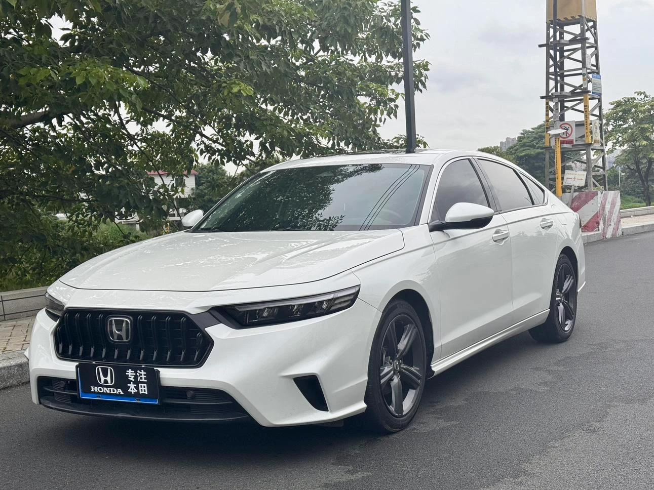 Honda Inspire 260TURBO Refined Edition