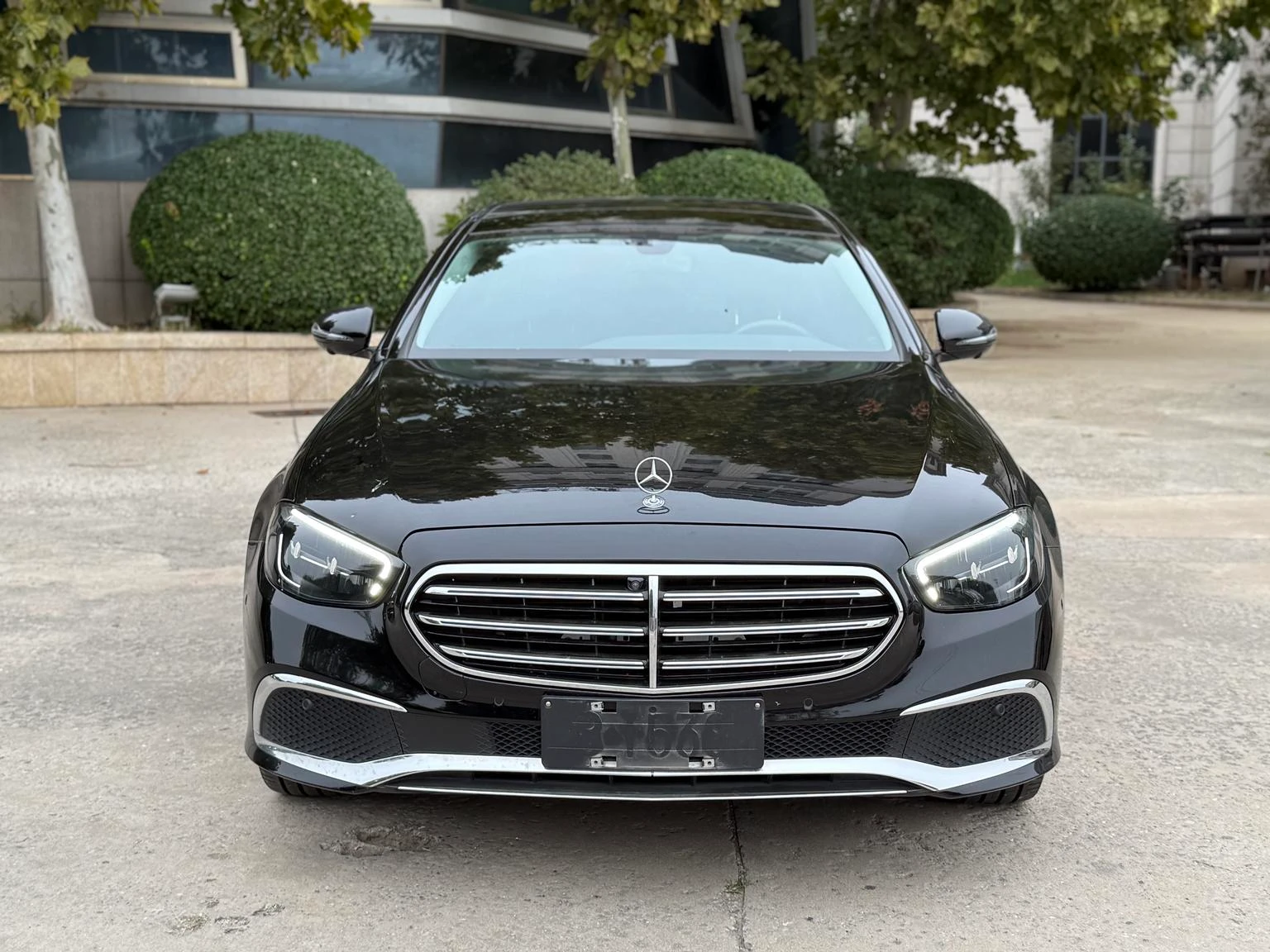 Mercedes-Benz E-Class 300 L - exterior