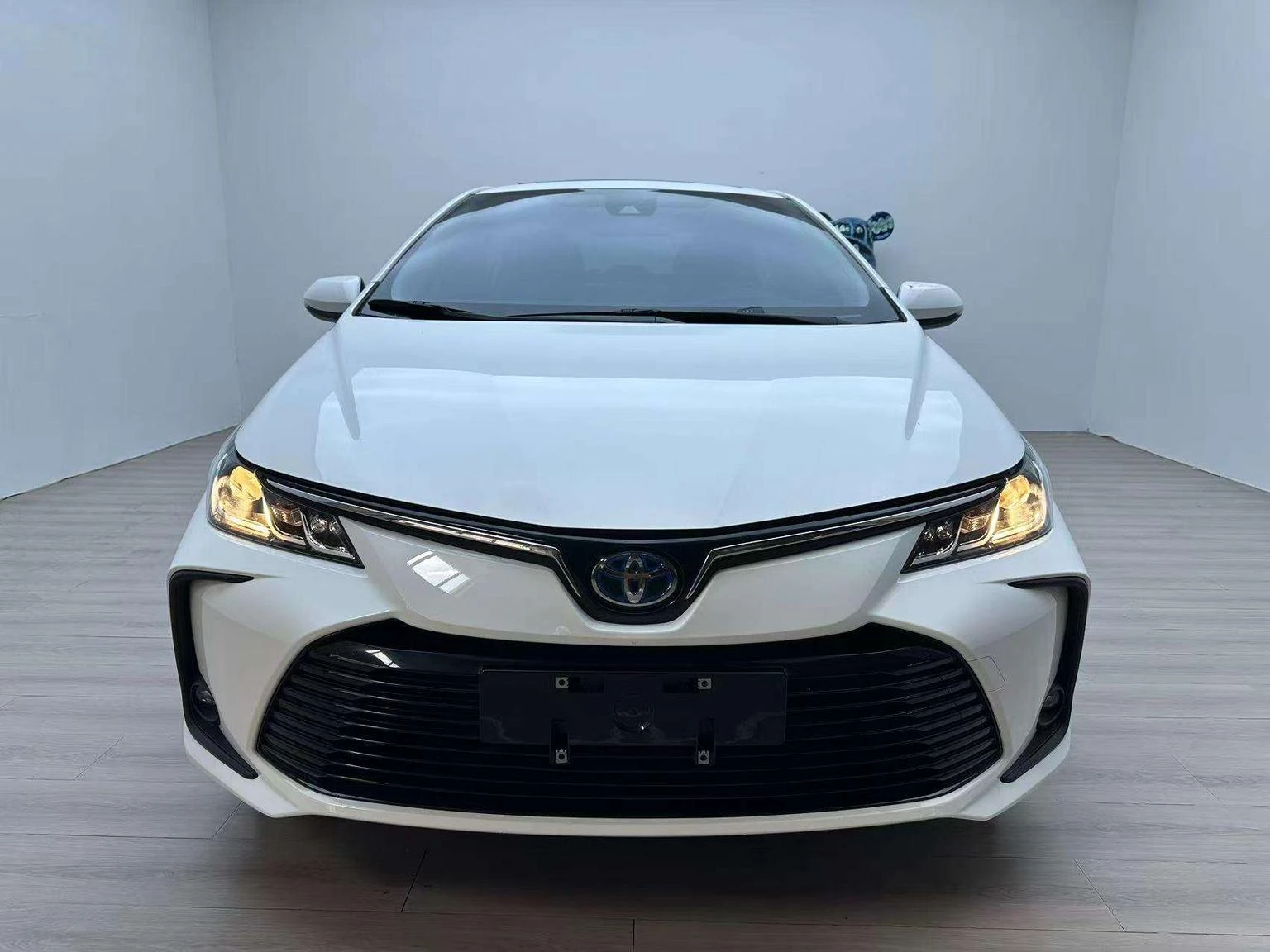Toyota Corolla Twin Engine 1.8L E-CVT Elite Edition - exterior