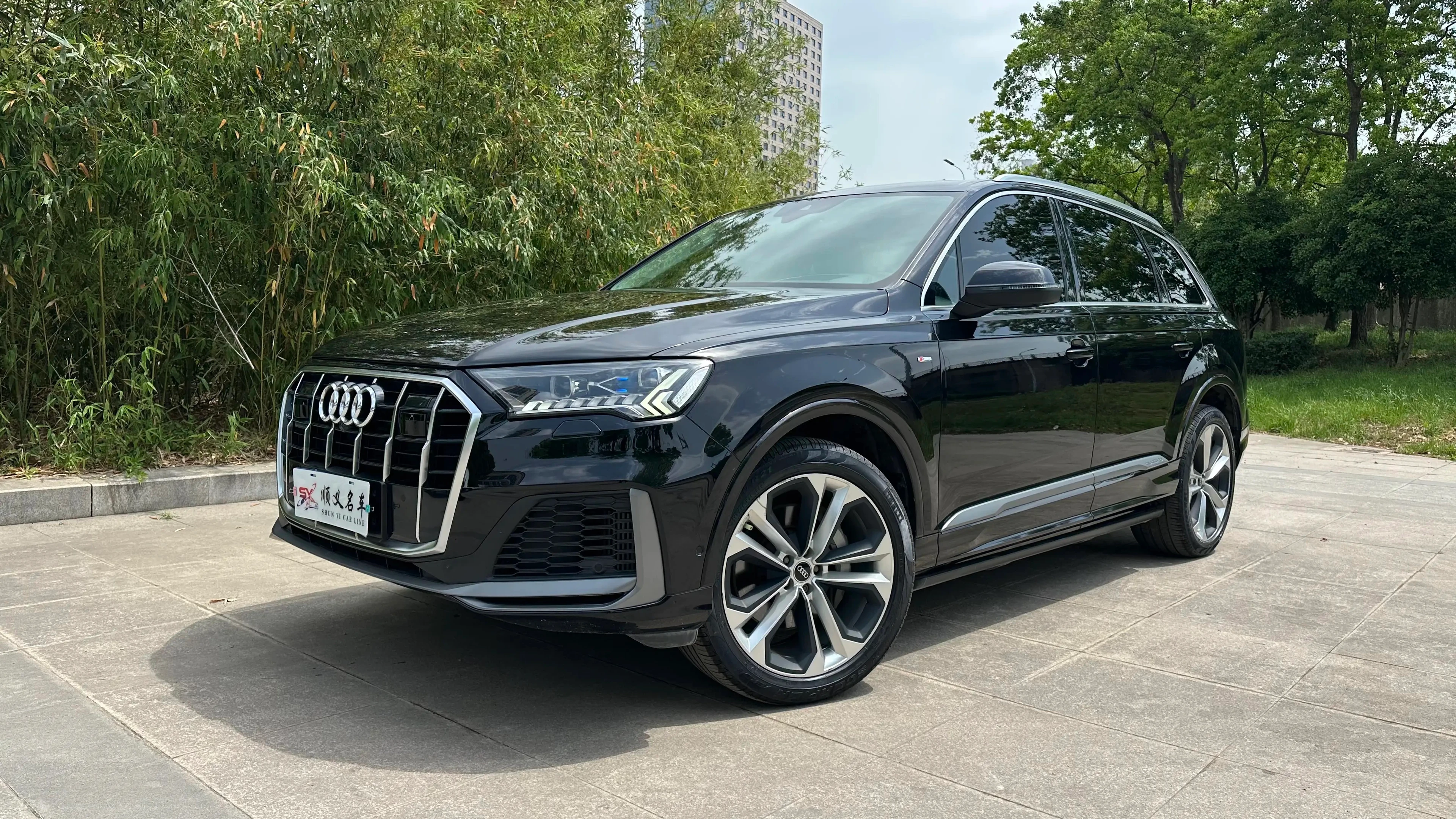 Audi Q7 55 TFSI Premium Trim