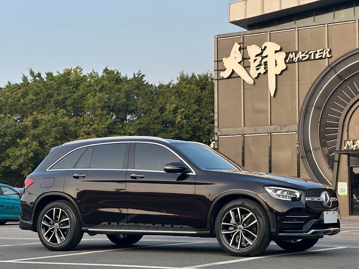 Mercedes-Benz GLC 300 L 4MATIC Dynamic Edition - exterior