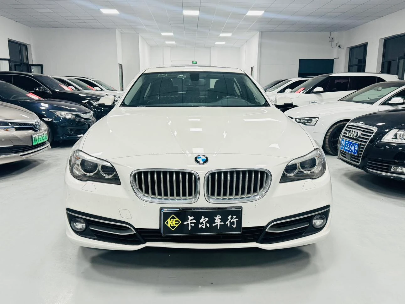 BMW 5 Series 525Li Exclusive Joy Edition - exterior