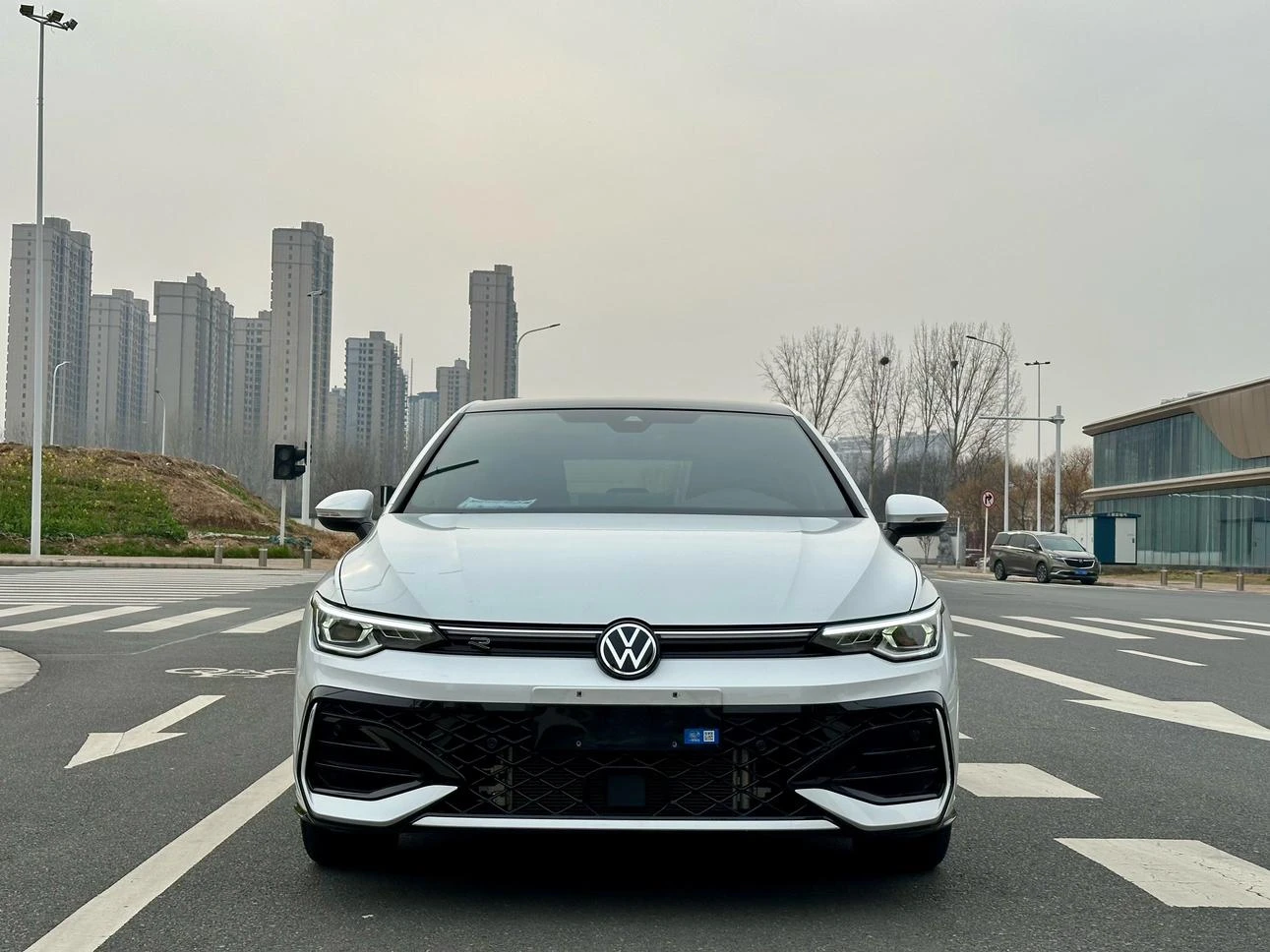 Volkswagen Golf 300TSI R-Line - exterior