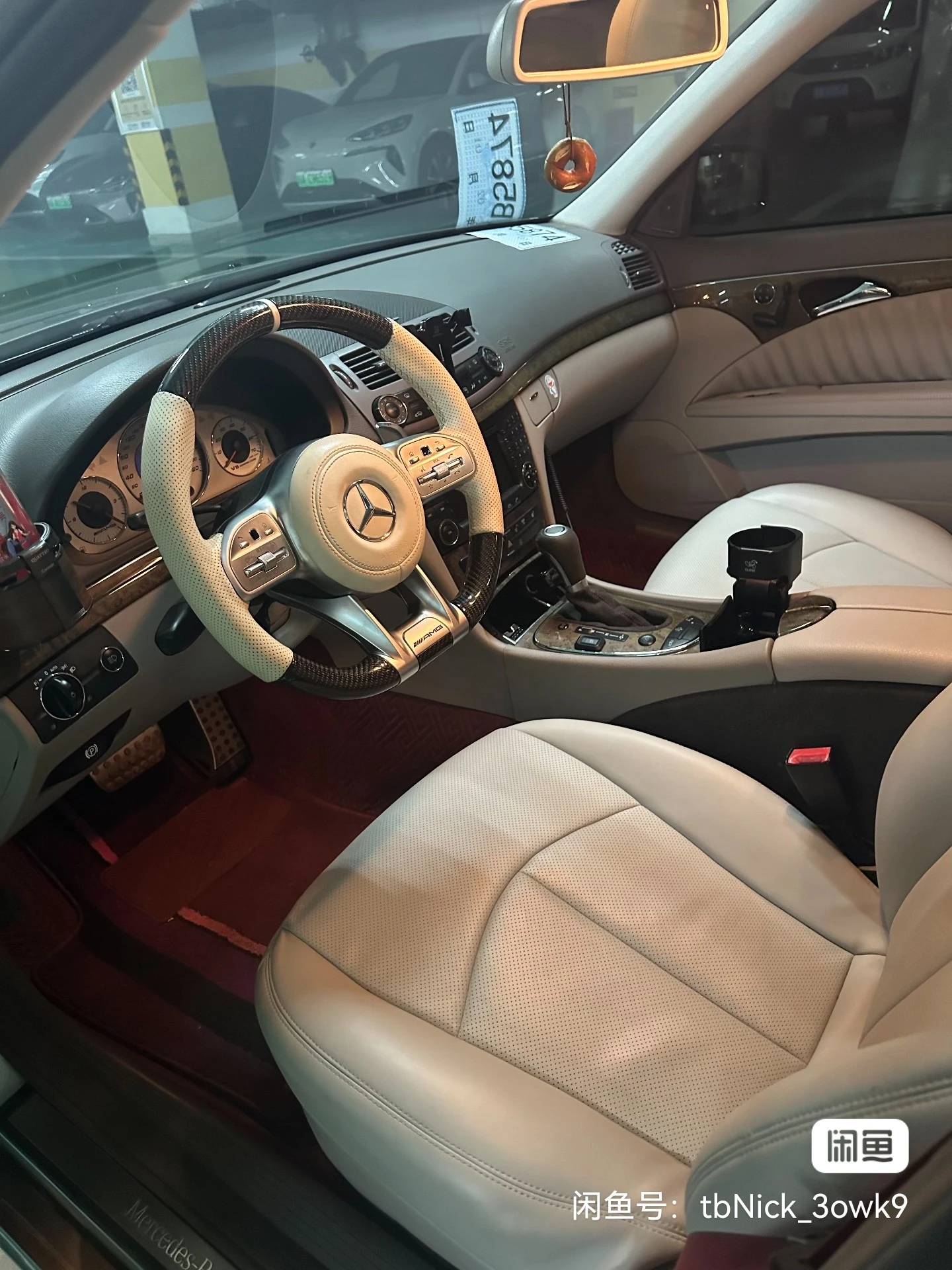 Mercedes-Benz E280  - interior