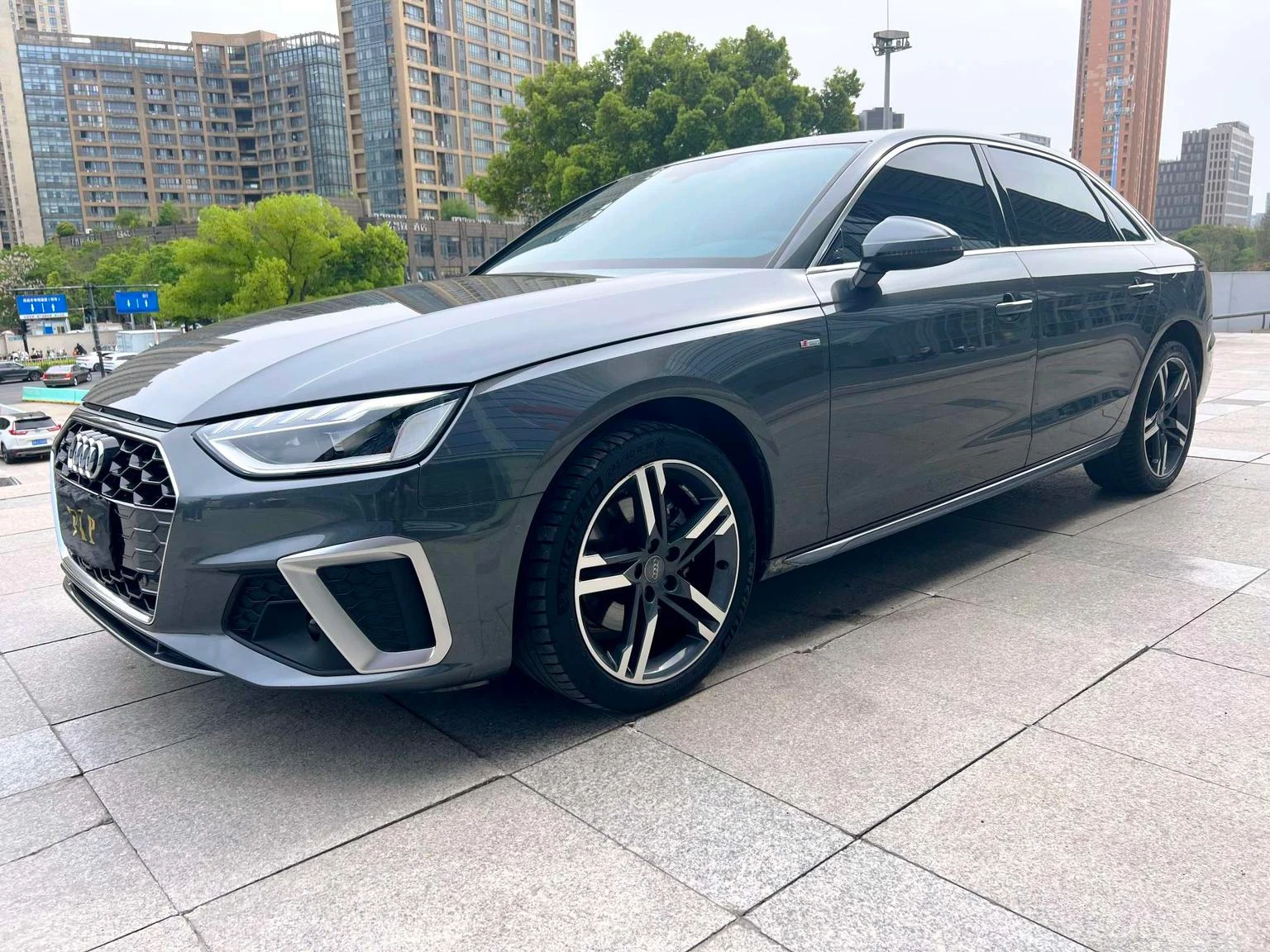 Audi A4L 40 TFSI quattro