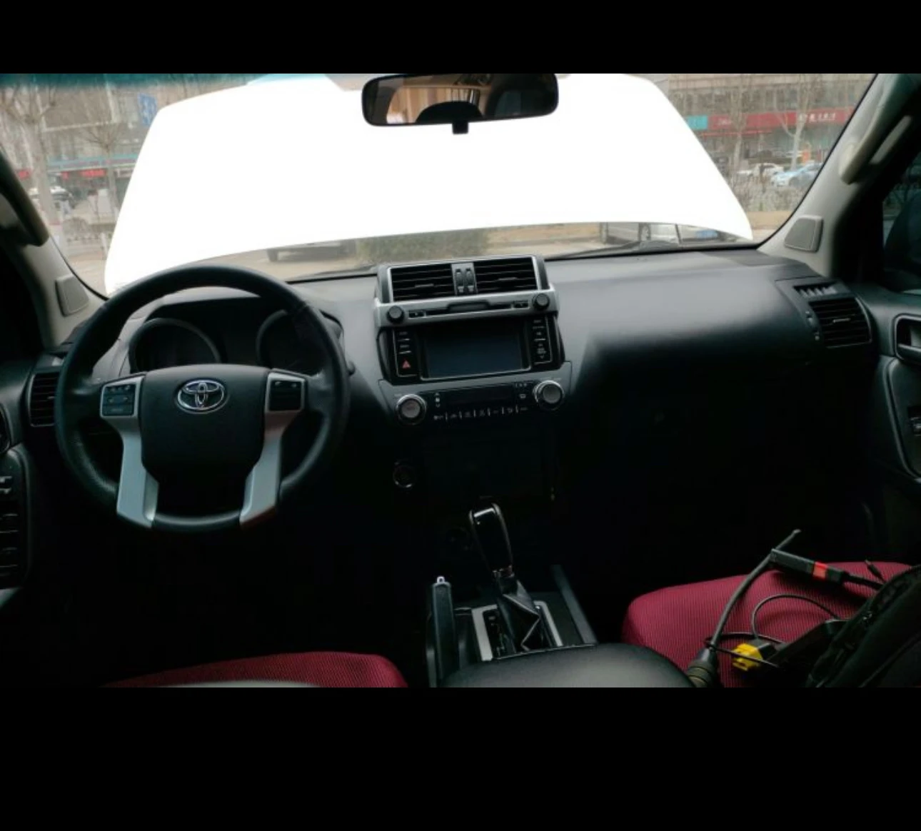Toyota Prado TX 4WD - interior