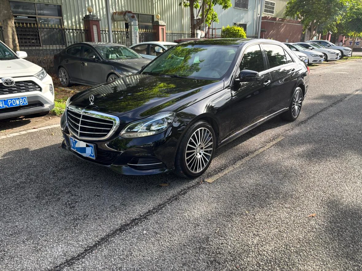 Mercedes-Benz E200 L