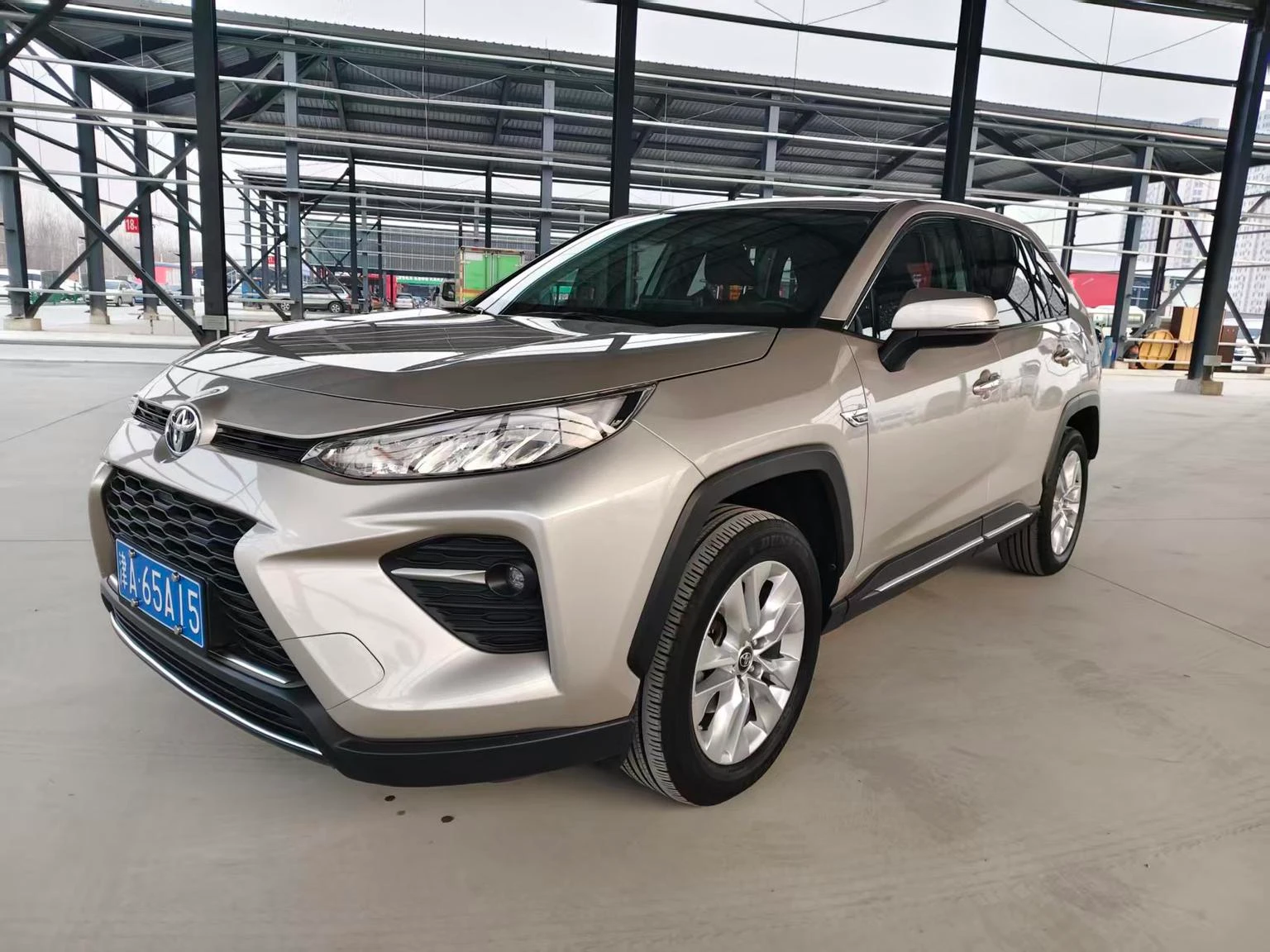 Toyota Wildlander 2.0L 2WD (Luxury Trim)