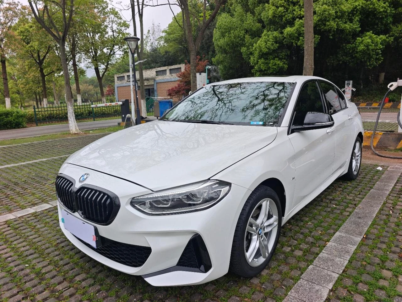 BMW 1 Series 120i M Sport Shadow Edition - exterior