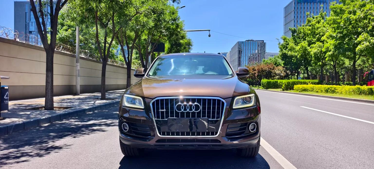 Audi Q5 40 TFSI Technology Edition - exterior