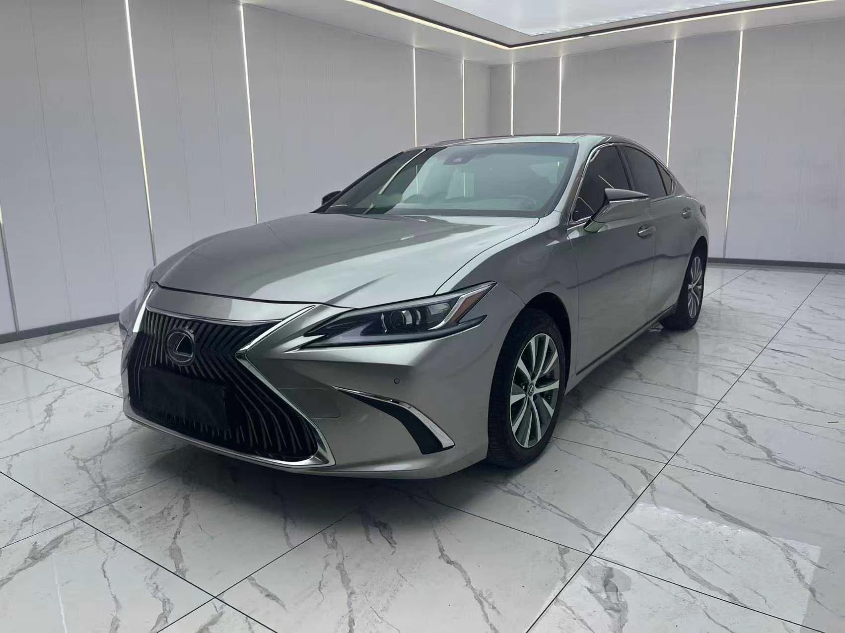 Lexus ES  200 Luxury