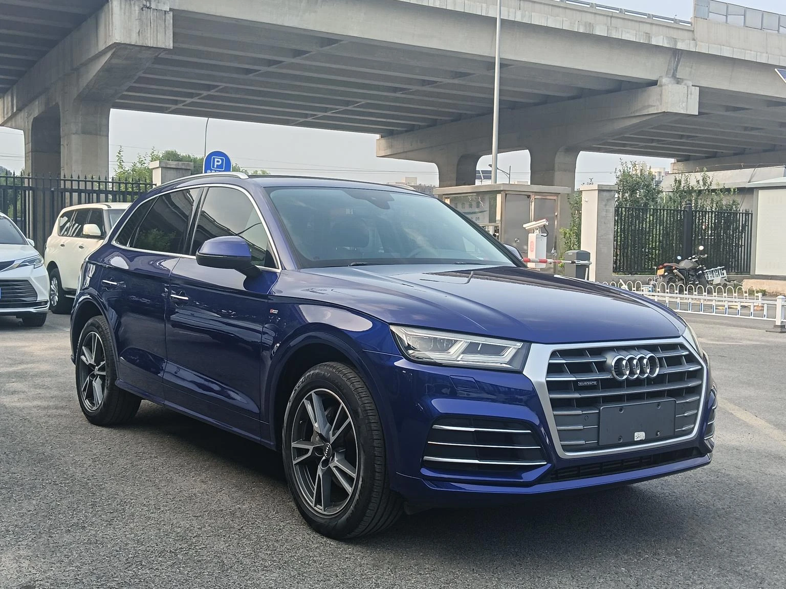 Audi Q5L - exterior