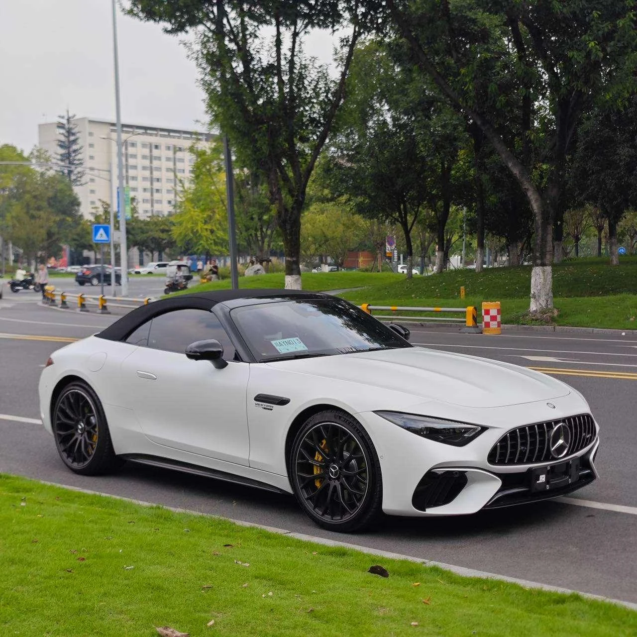 Mercedes-Benz SL-Class SL63 AMG - exterior