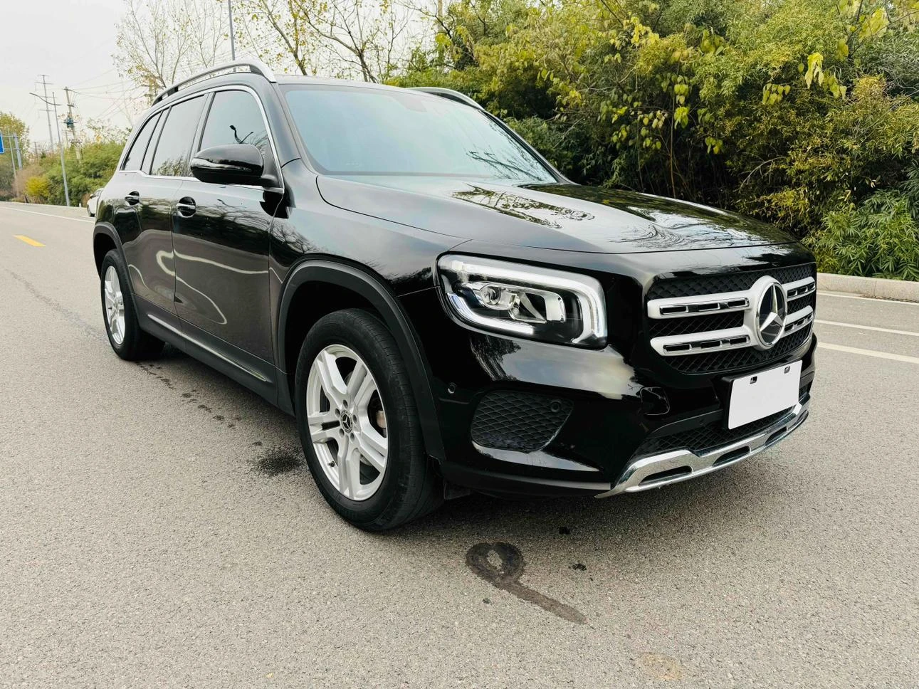 Mercedes-Benz GLB-Class GLB220 Dynamic Edition - exterior