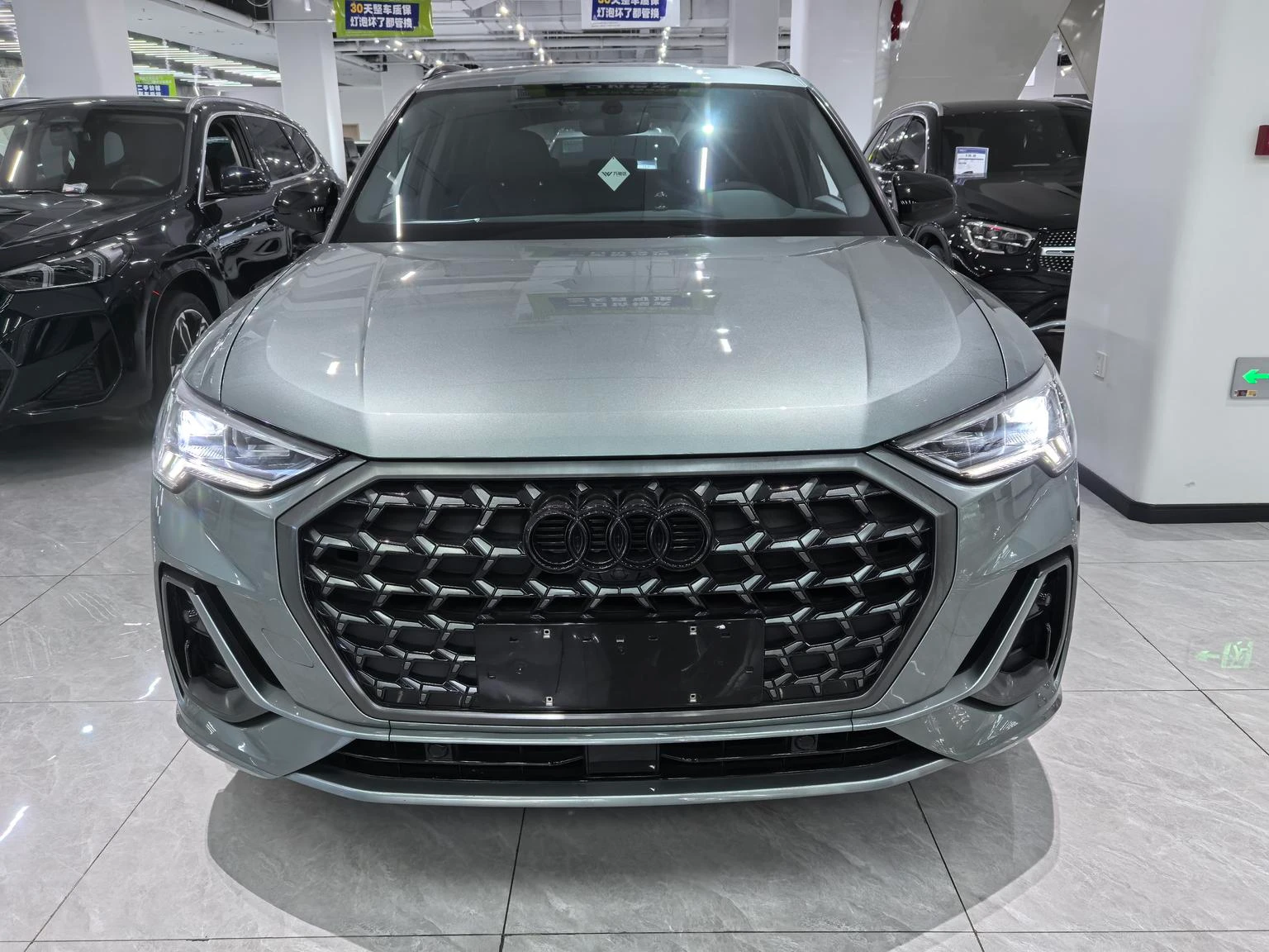 Audi Q3 35 TFSI S line - exterior