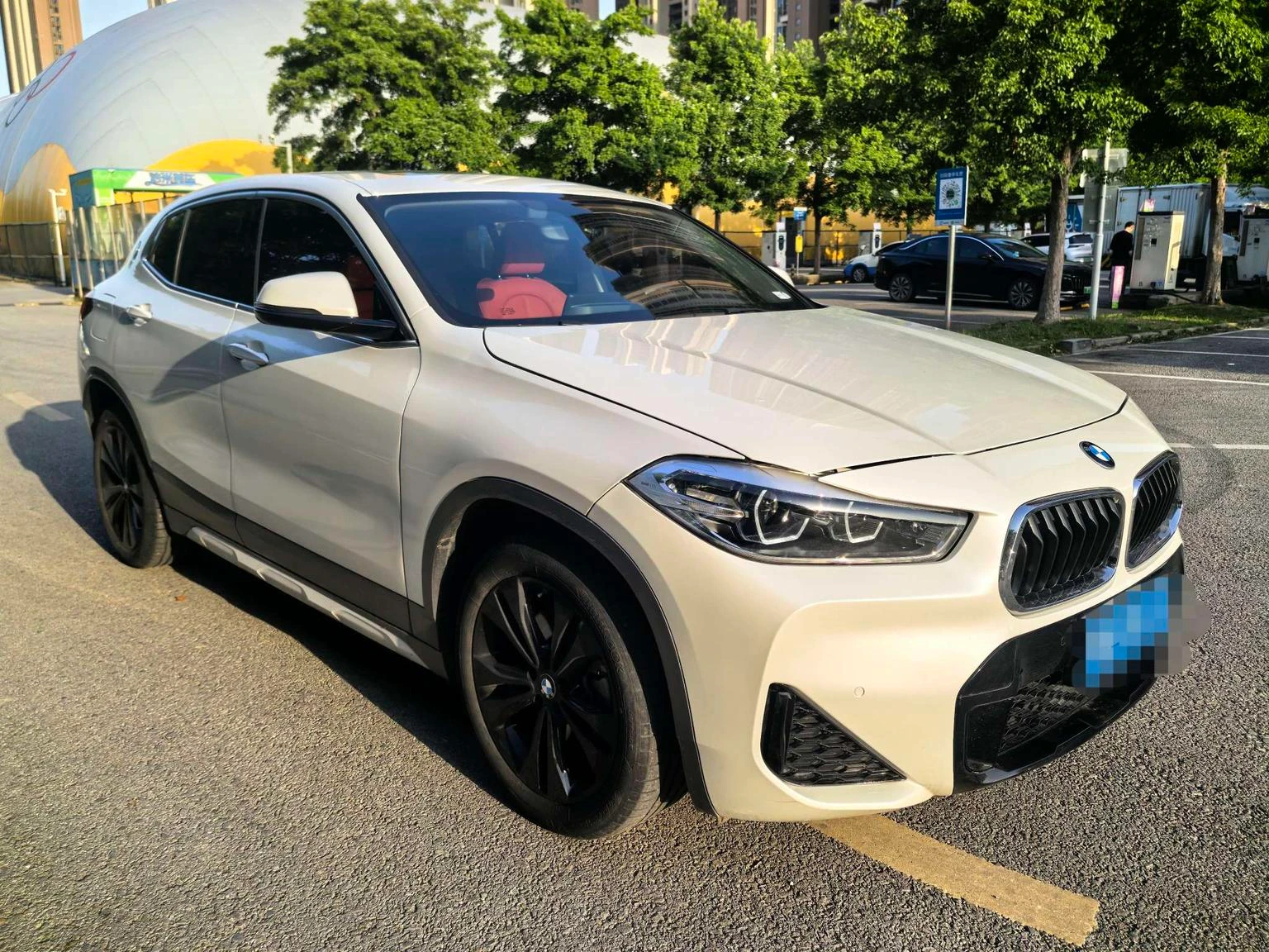 BMW X2 sDrive25i M Off-road Package - exterior