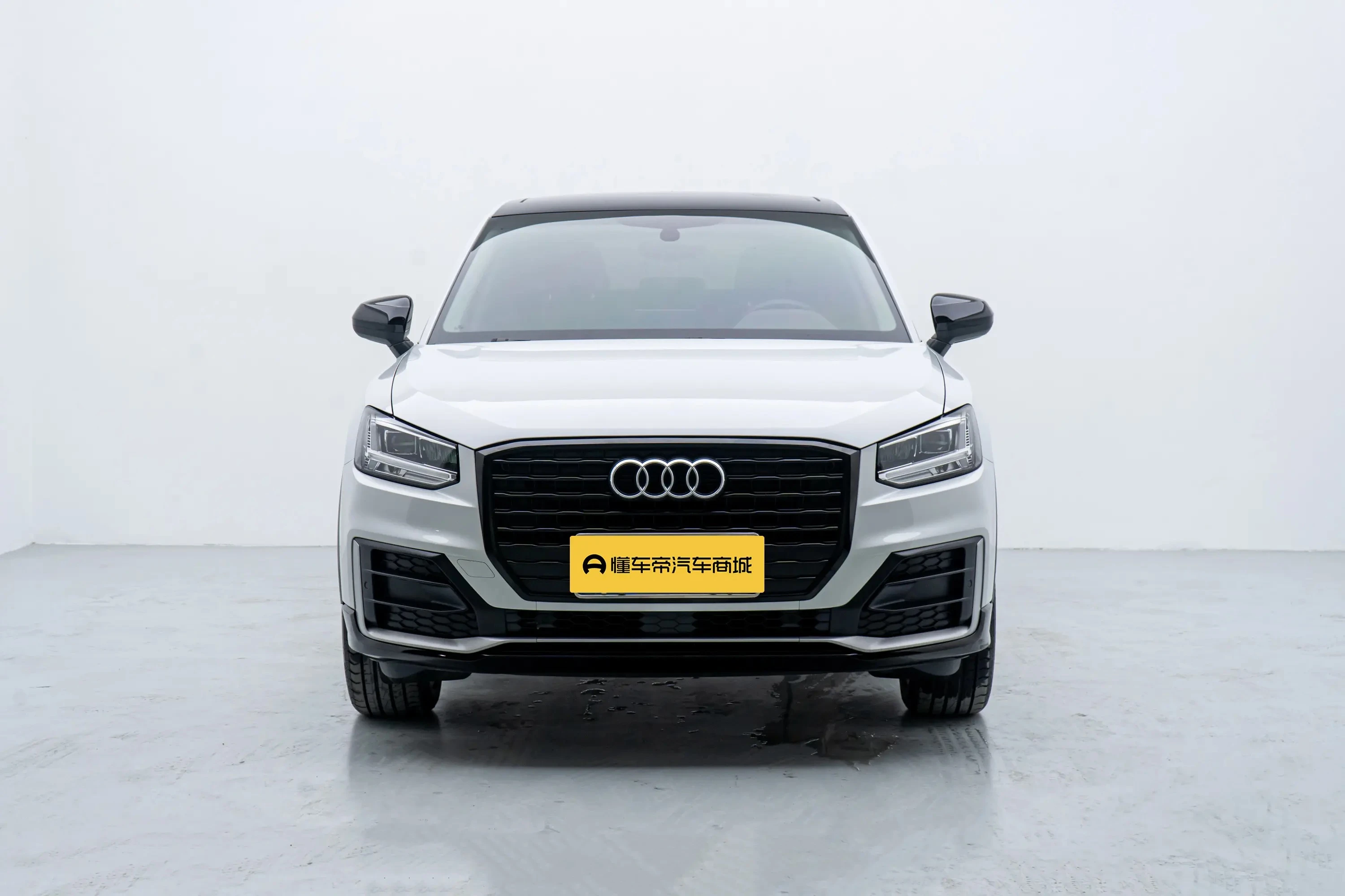 Audi Q2L 35TFSI  - exterior