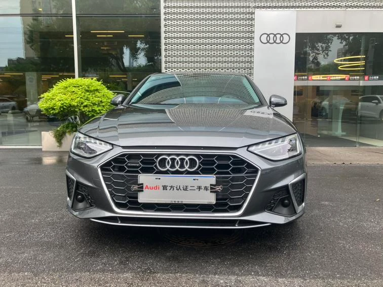 Audi A4L 40 TFSI quattro Luxury